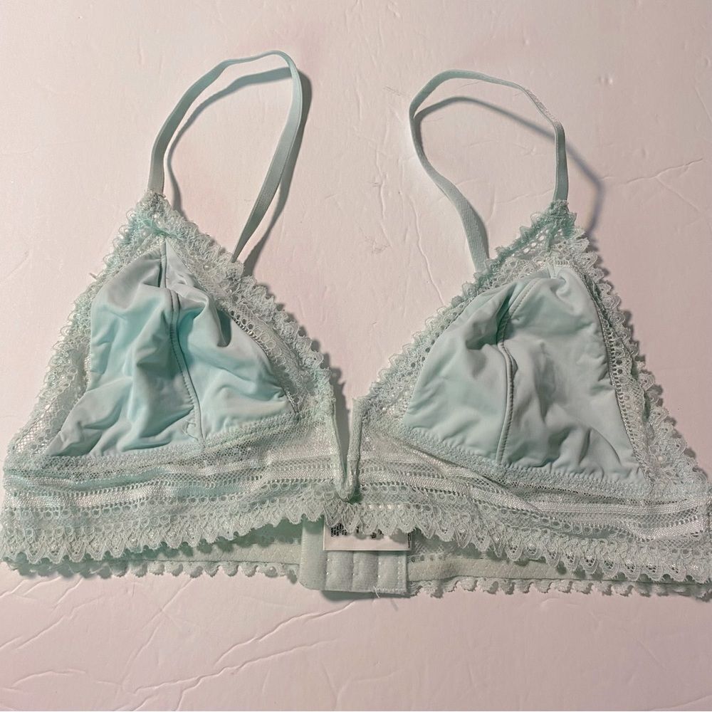 Garage NUE seamless lace triangle Bralette light blue deep V large